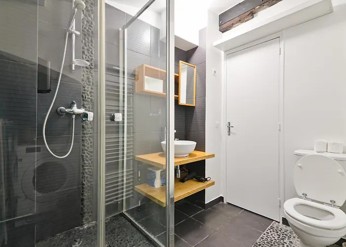 Superb Quartier Republique Free Netflix